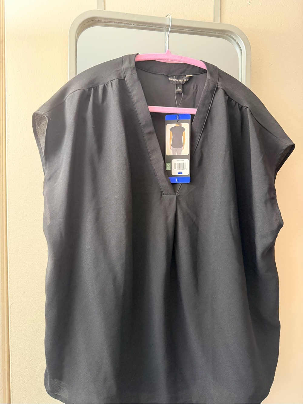 Black V-Neck Short Sleeve  Shirt - Size L
